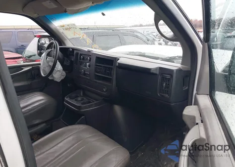 2008 Chevrolet Express Work Van z USA, uszkodzony, nr VIN 1GCFG15X981138949